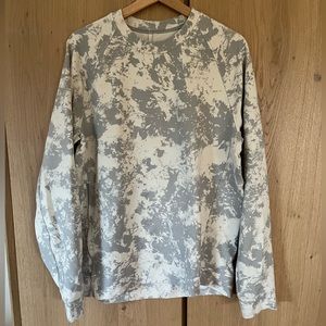 Men’s lululemon dry wick sweatshirt with size zip